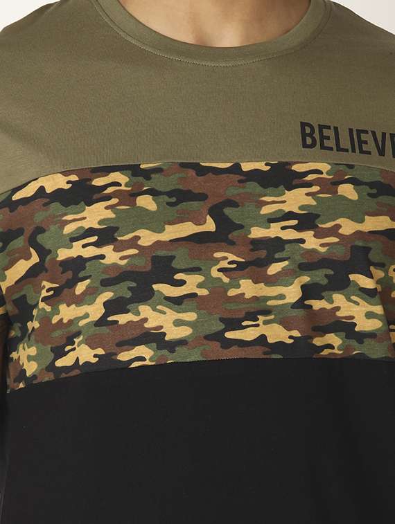 green camouflage color block t-shirt - 17873760 -  Standard Image - 4