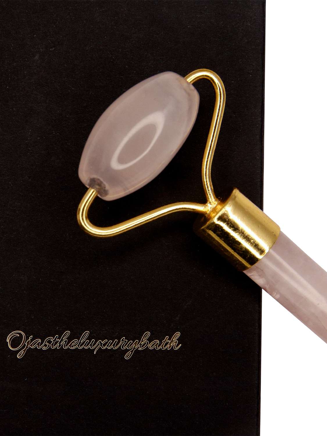 rose quartz face roller rose quartz  - 17894359 -  Standard Image - 1