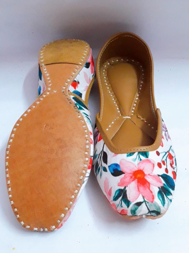 flower print handmade juttis for women  - 17911317 -  Standard Image - 1