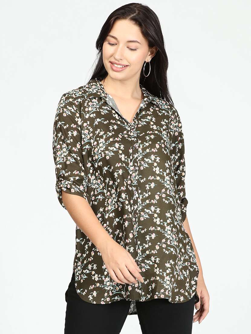 women's straight collared top