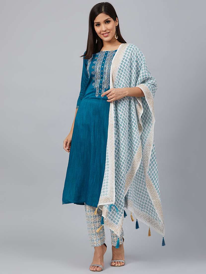 embroidered suit set 