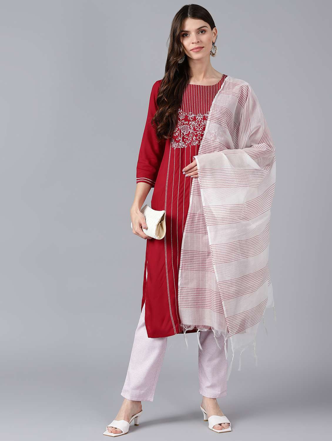 embroidered suit set - 17923522 -  Standard Image - 1