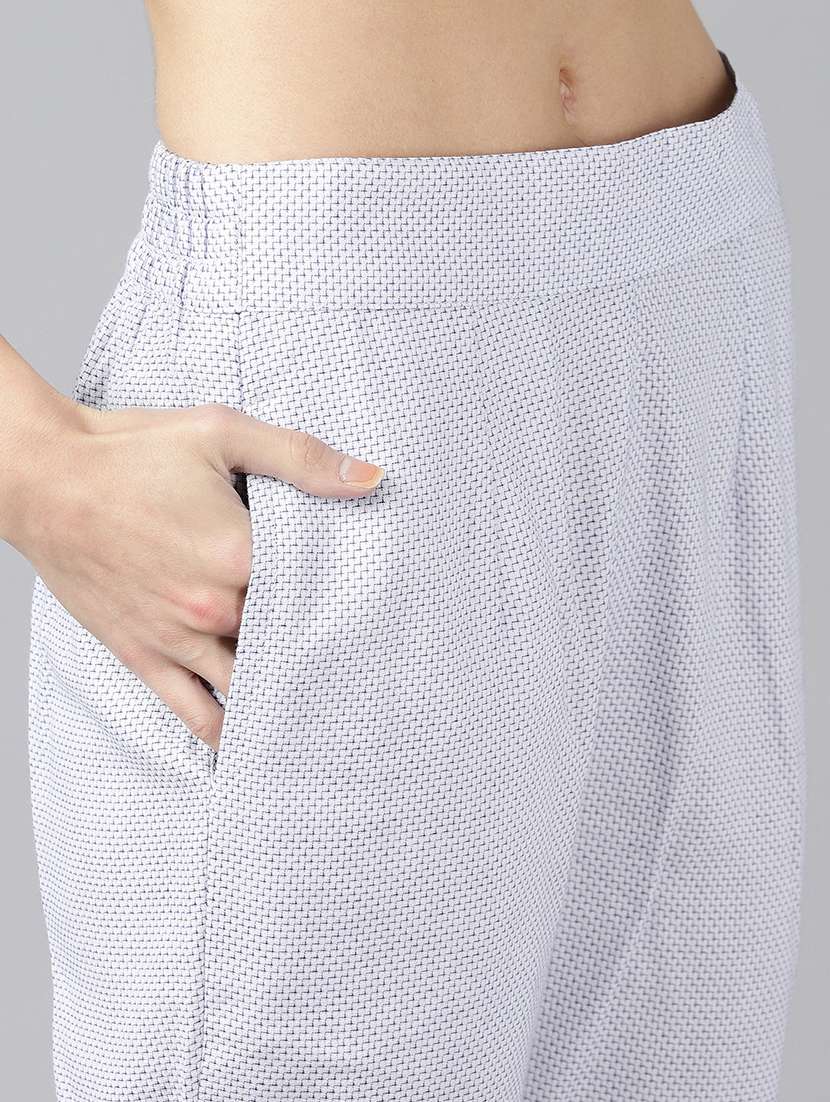 embroidered suit set - 17923523 -  Standard Image - 4