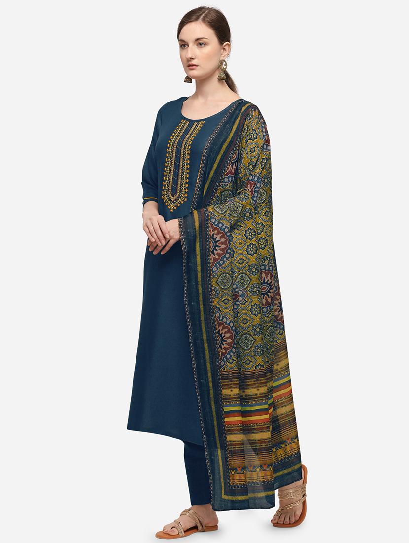embroidered suit set  - 17963576 -  Standard Image - 1