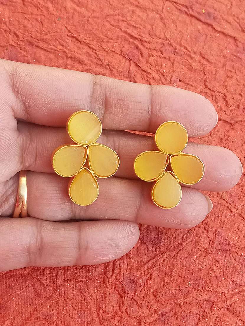 yellow brass studs earring - 17965692 -  Standard Image - 1