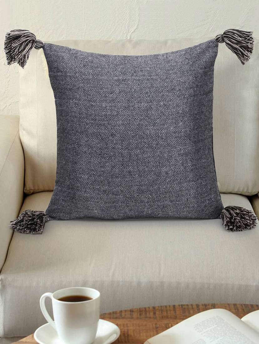 mezposh motley grey & black wool self design tasselled cushion cover (16"x16")