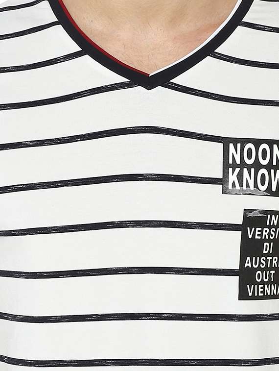 white all over print t-shirt - 17978926 - Standard Image - 4