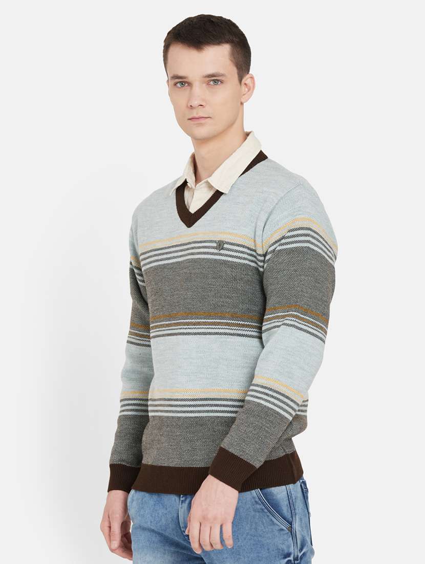 brown striped pullover - 17997298 -  Standard Image - 1