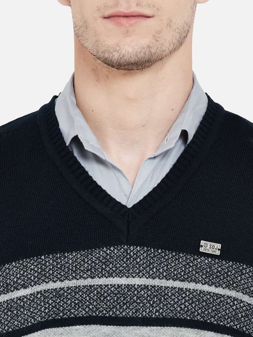 navy blue striped pullover - 17997305 - Standard Image - 4
