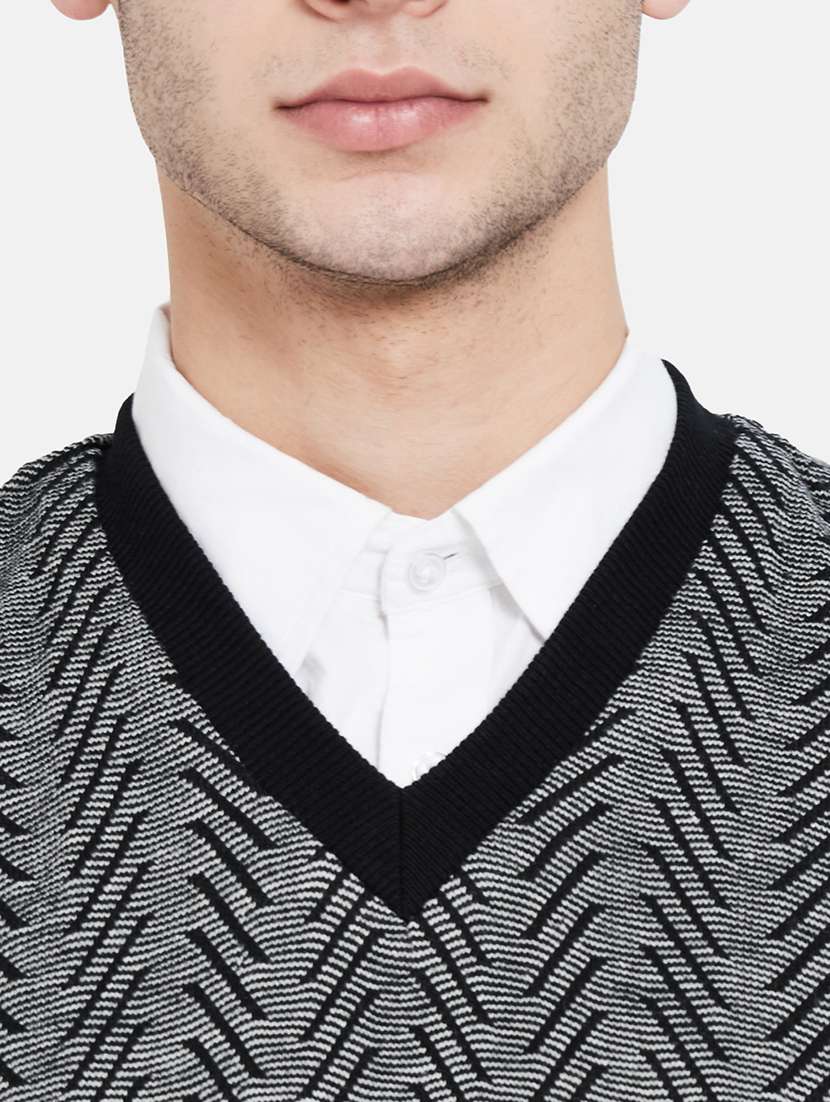 black printed reversible pullover - 17997318 - Standard Image - 4