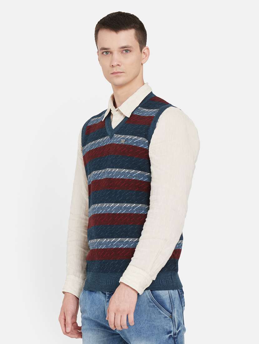 navy blue striped pullover - 17997333 -  Standard Image - 1