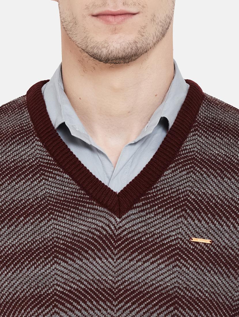 maroon striped pullover - 17997337 - Standard Image - 4