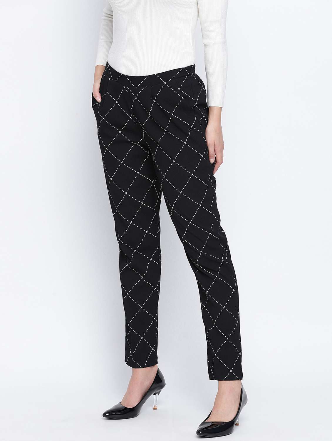 black printed pleated trouser - 18013225 -  Standard Image - 1
