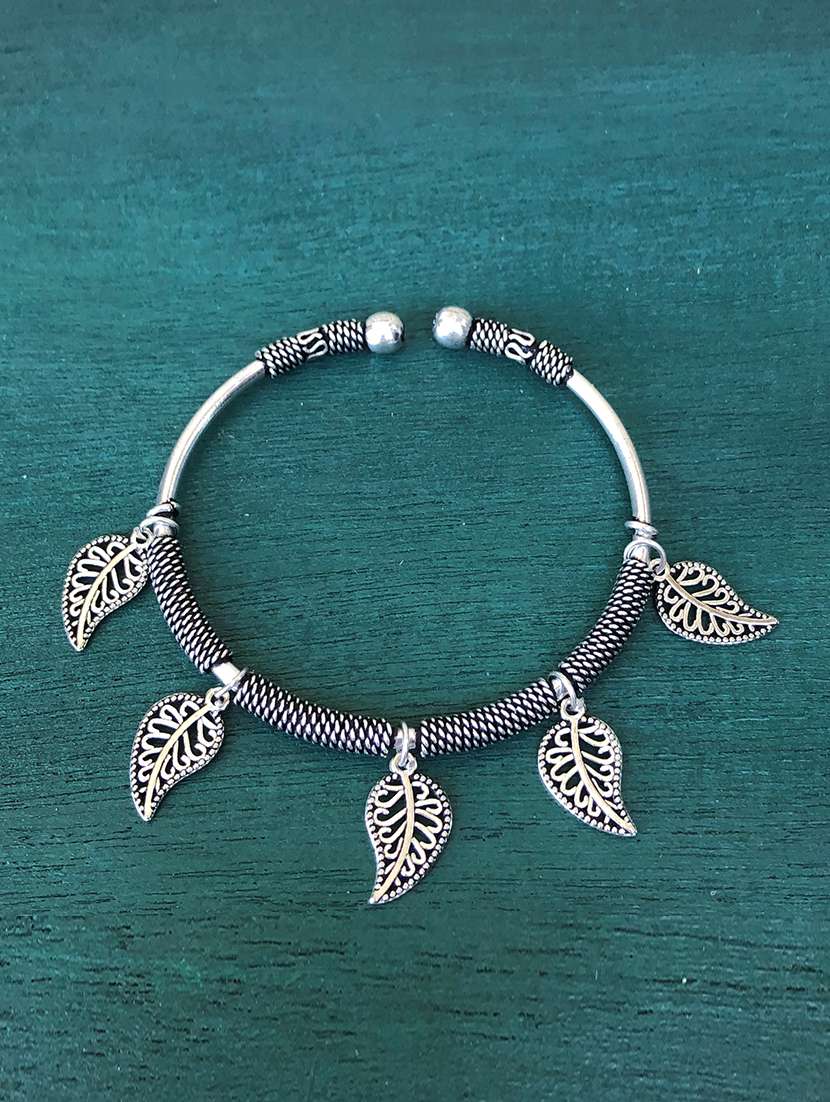 oxidized silver small leaf charms free size bracelet
