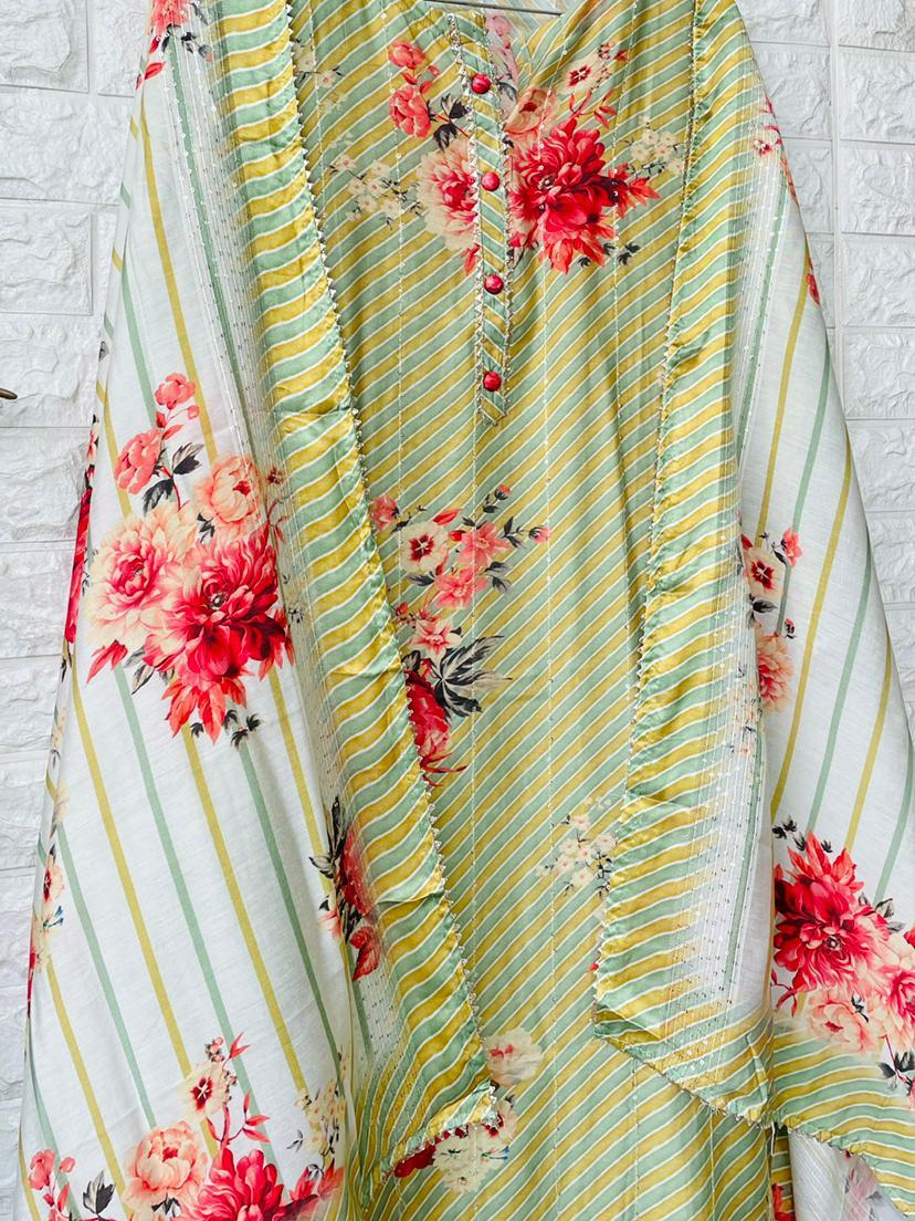 ladies suit - 18019697 - Standard Image - 1