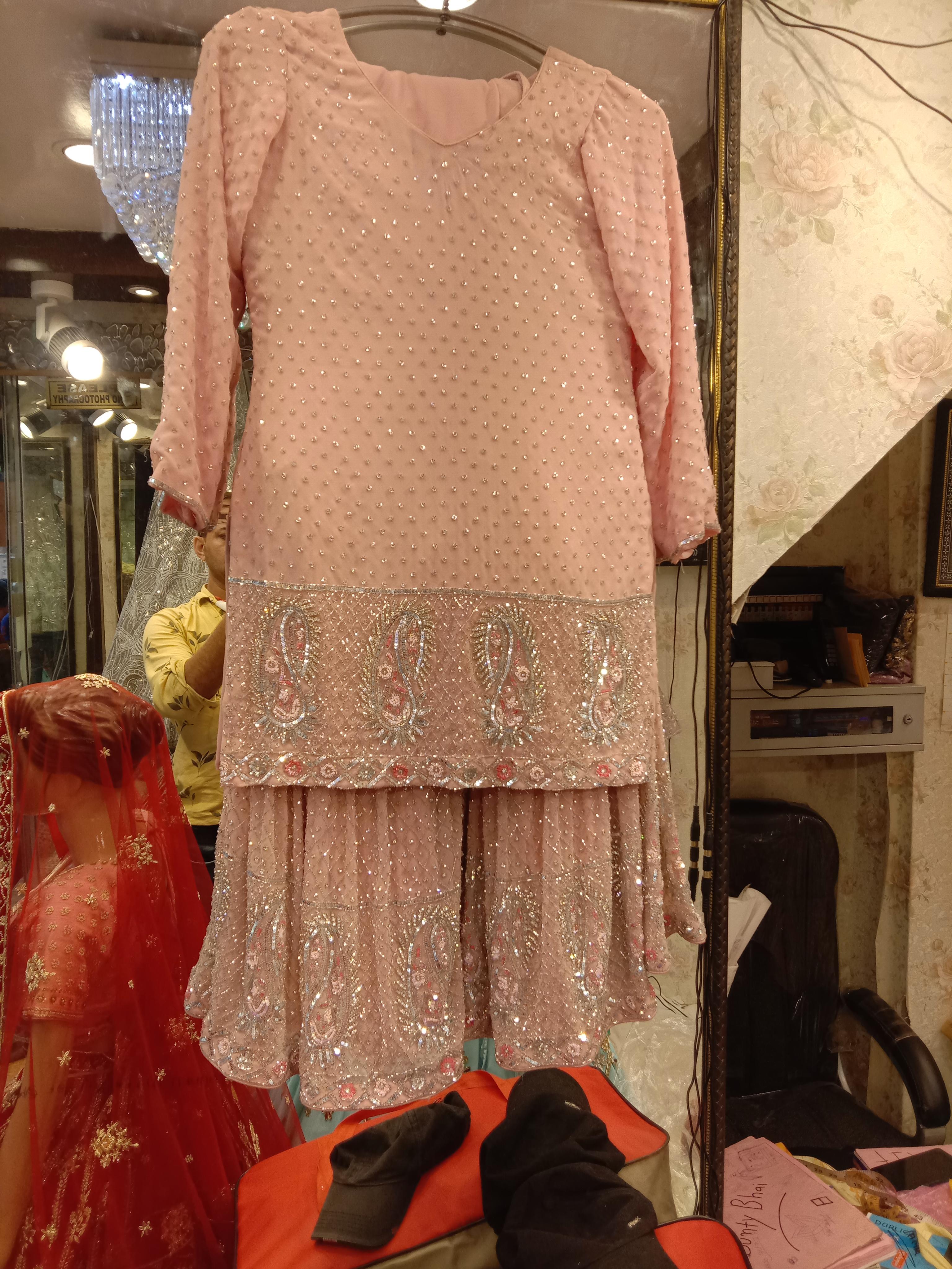 sharara  - 18026256 -  Standard Image - 1