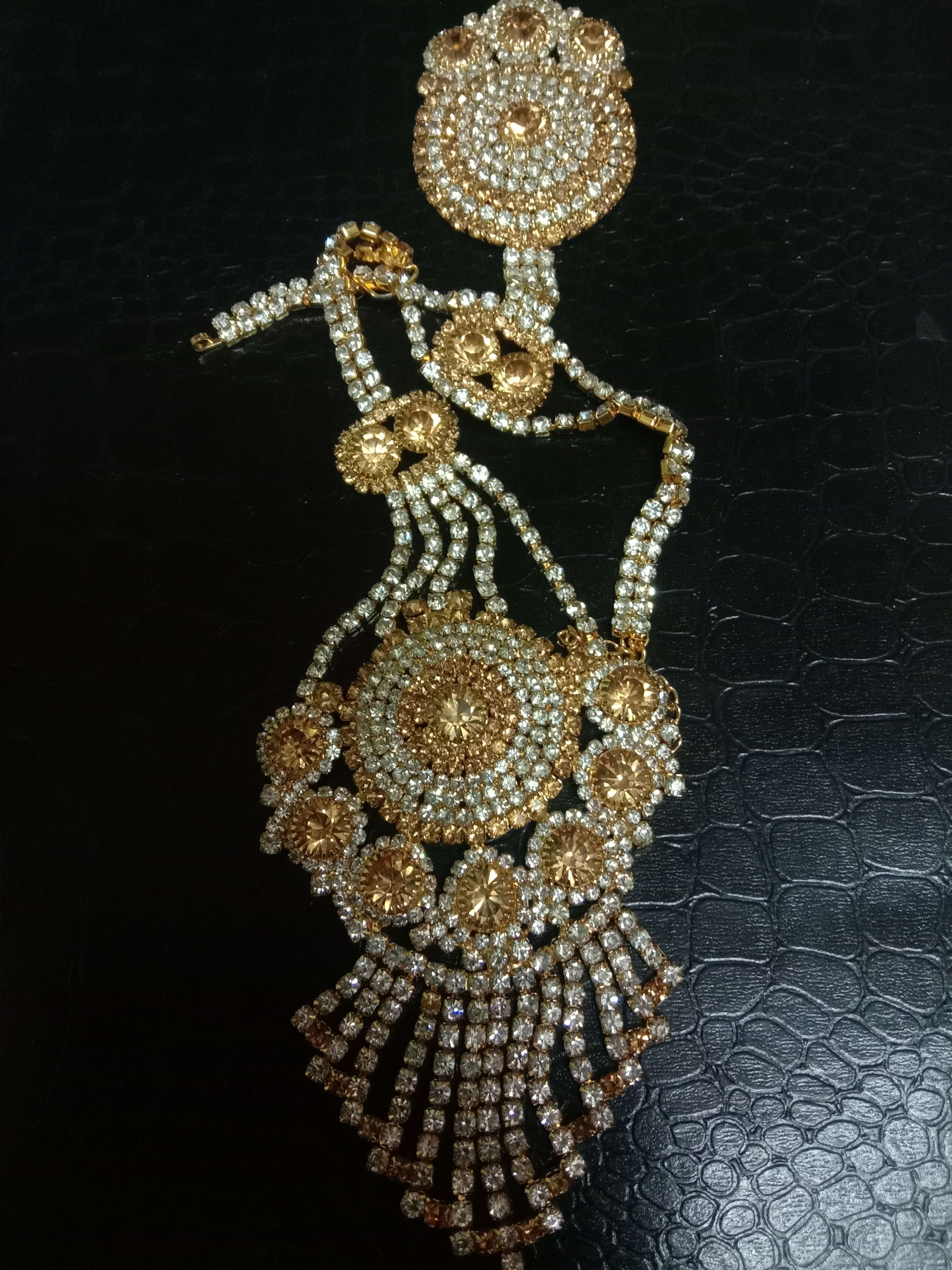 charms - 18039882 - Standard Image - 1