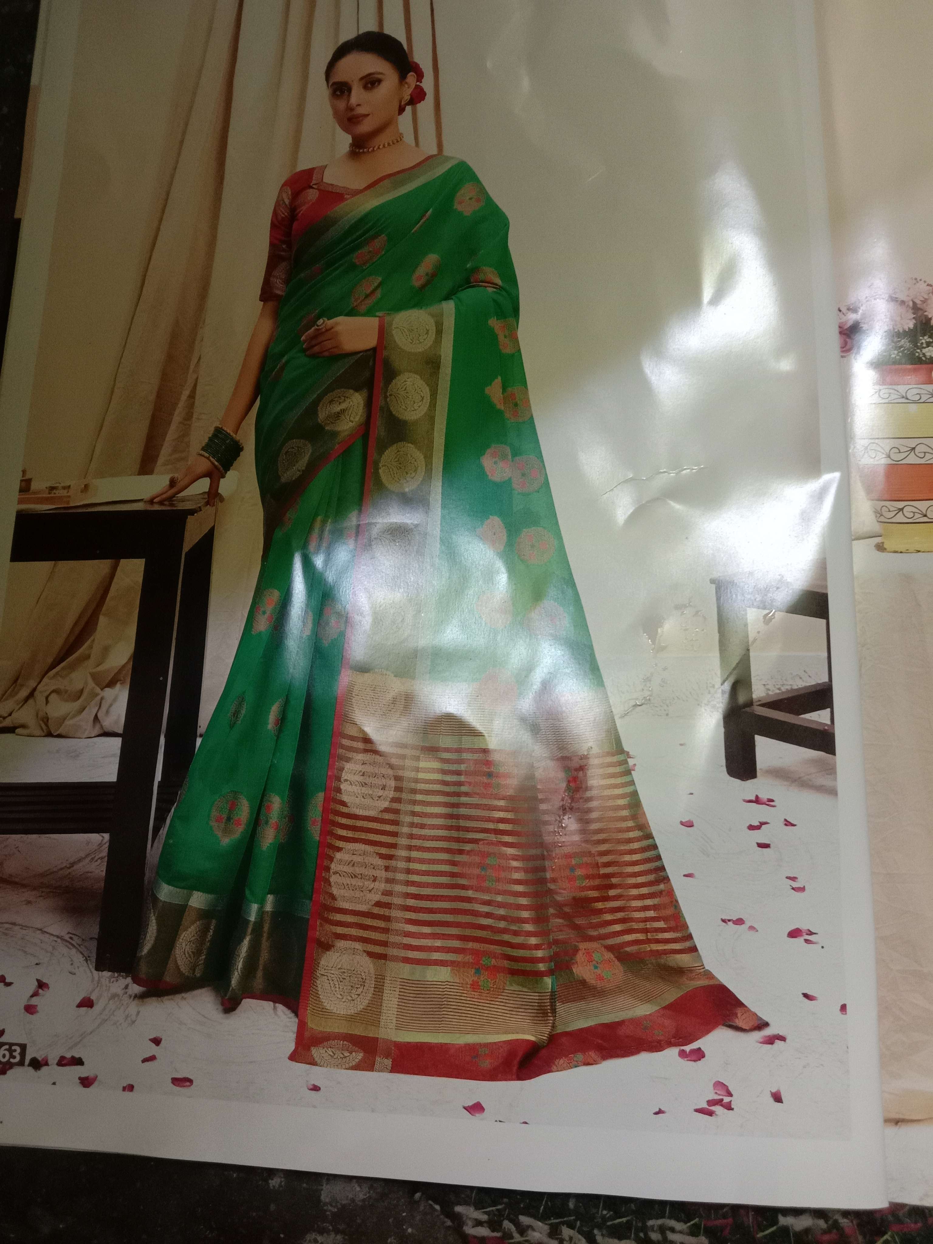 sarees in the silk with red - 18040254 - Standard Image - 1