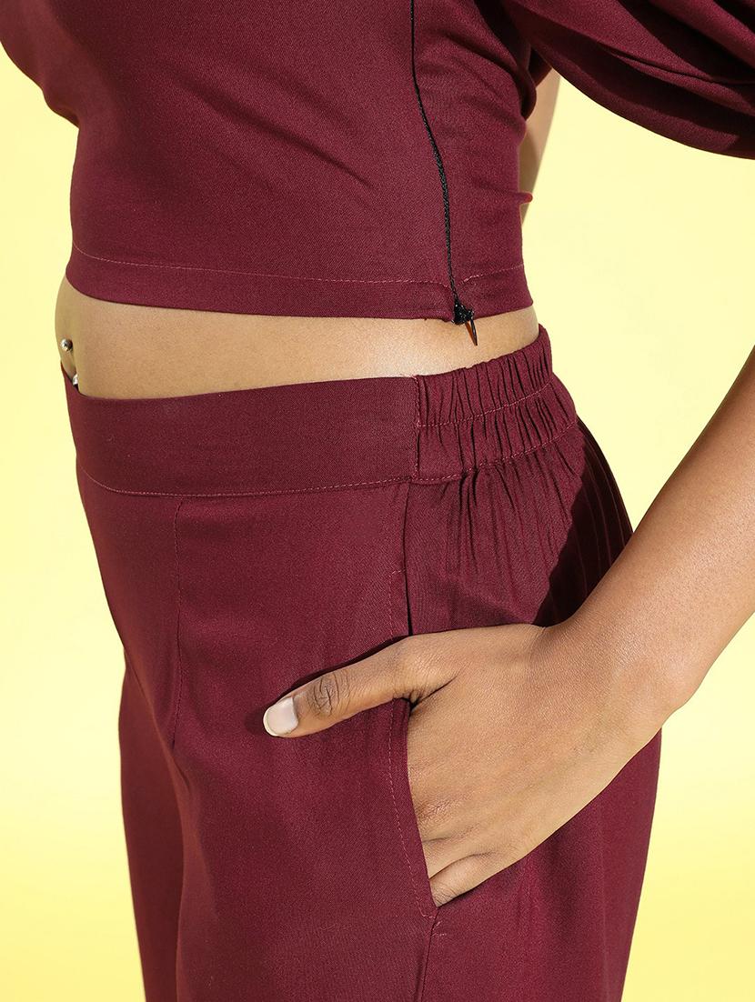 solid crop top with flat front trouser set - 18041419 - Standard Image - 4