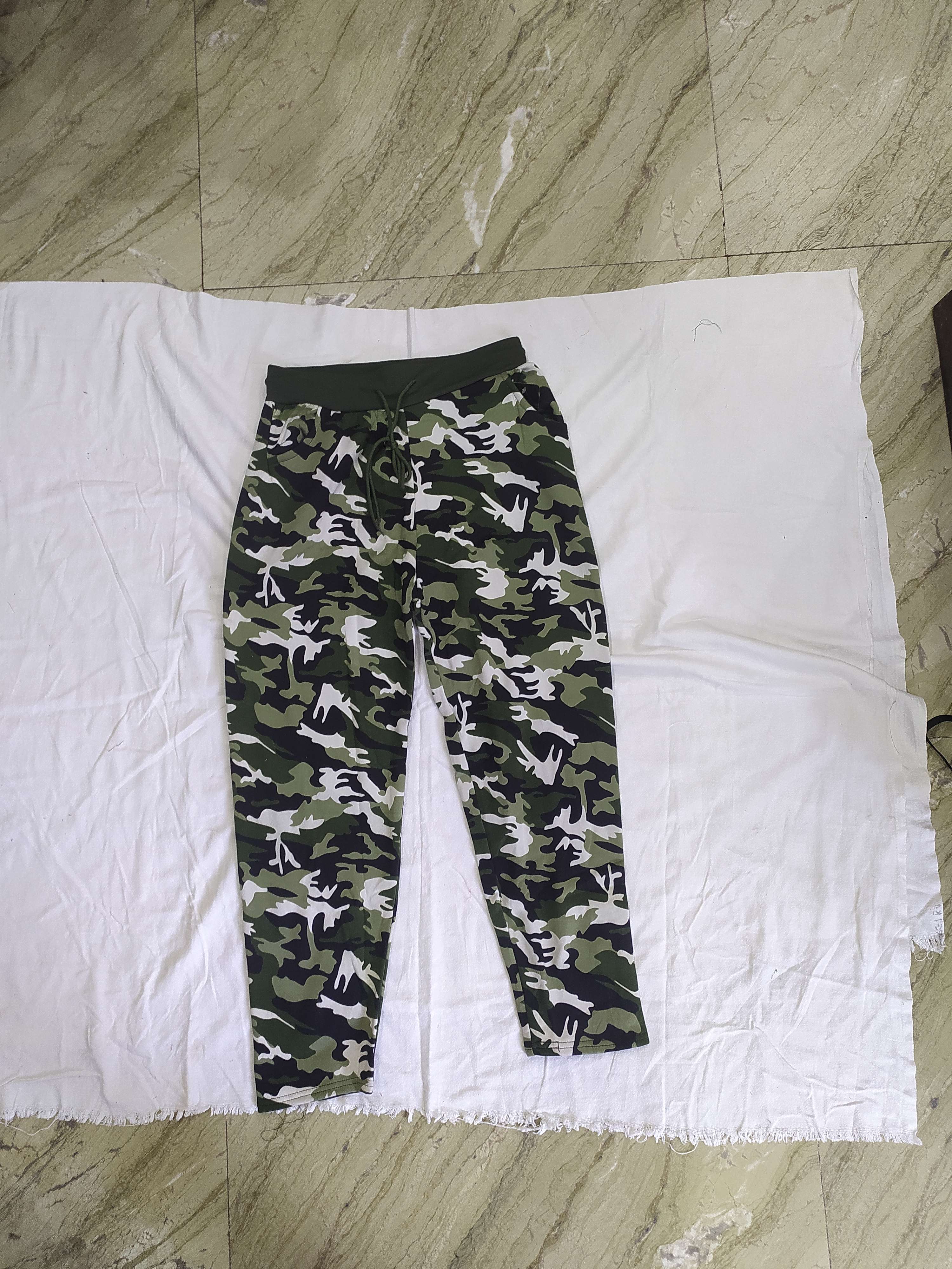 army lower  - 18045852 -  Standard Image - 1