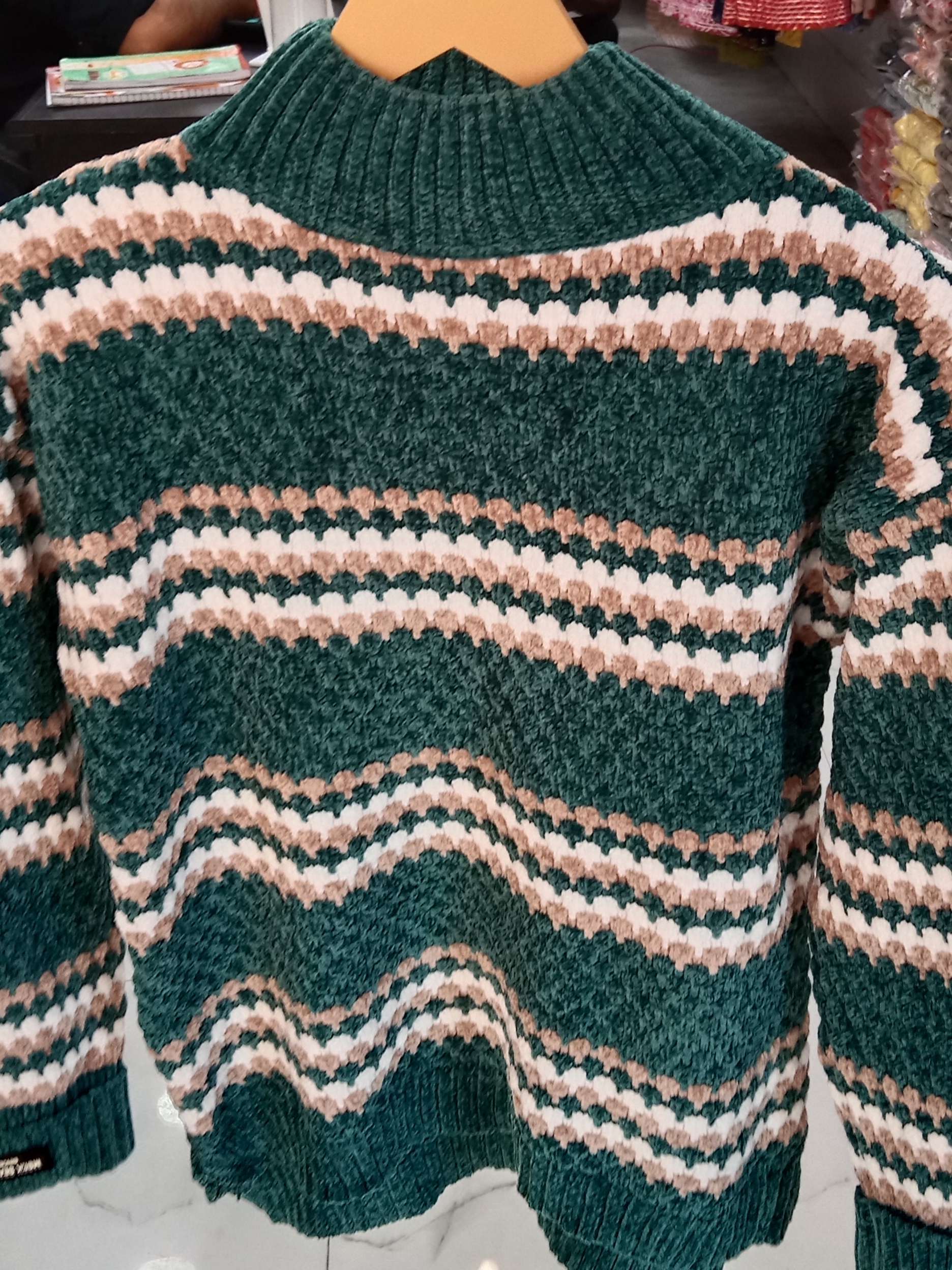 ladies full sleeve sweaters fabric kashmiri