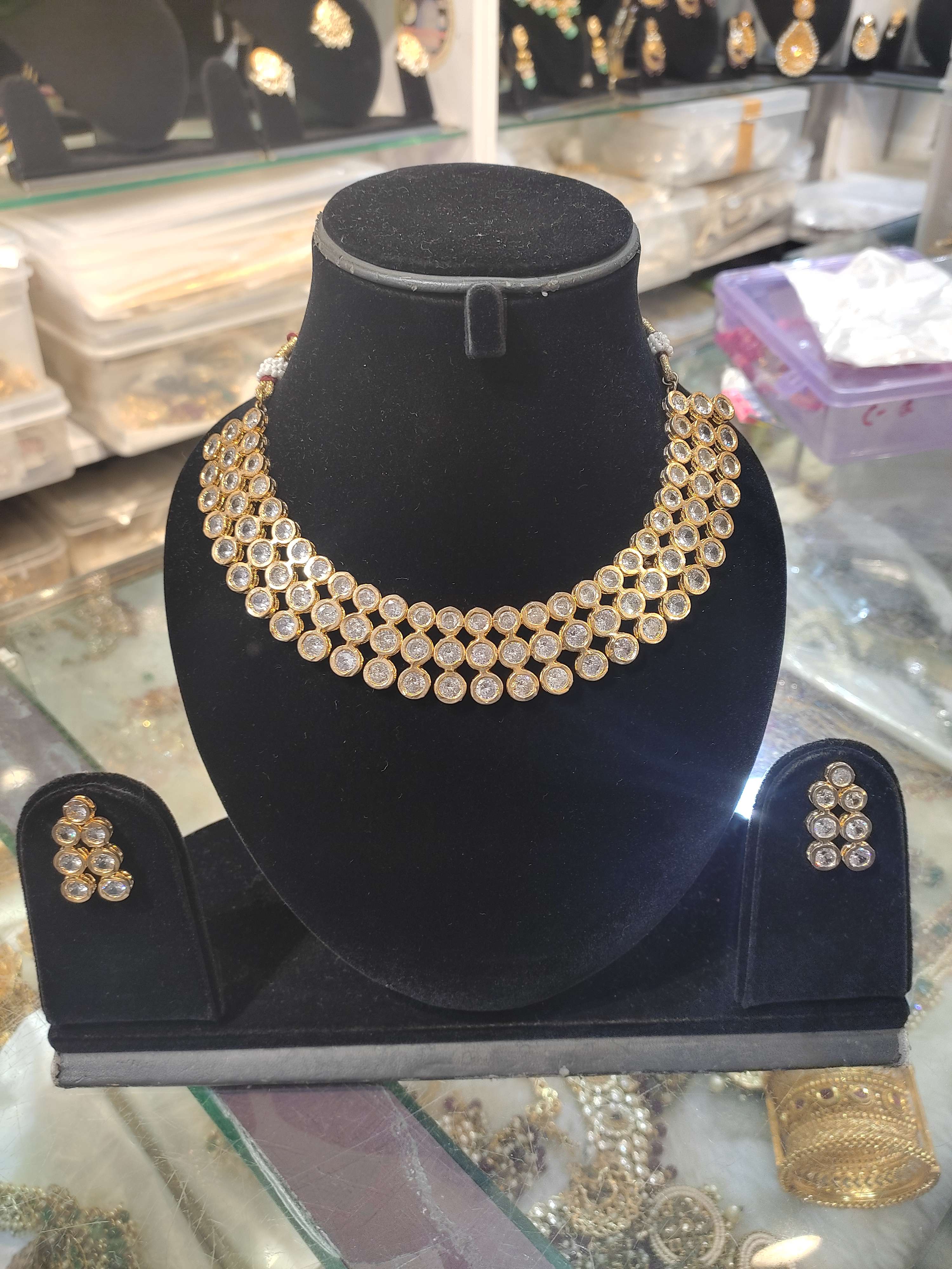 ladies neckless - 18049093 - Standard Image - 1