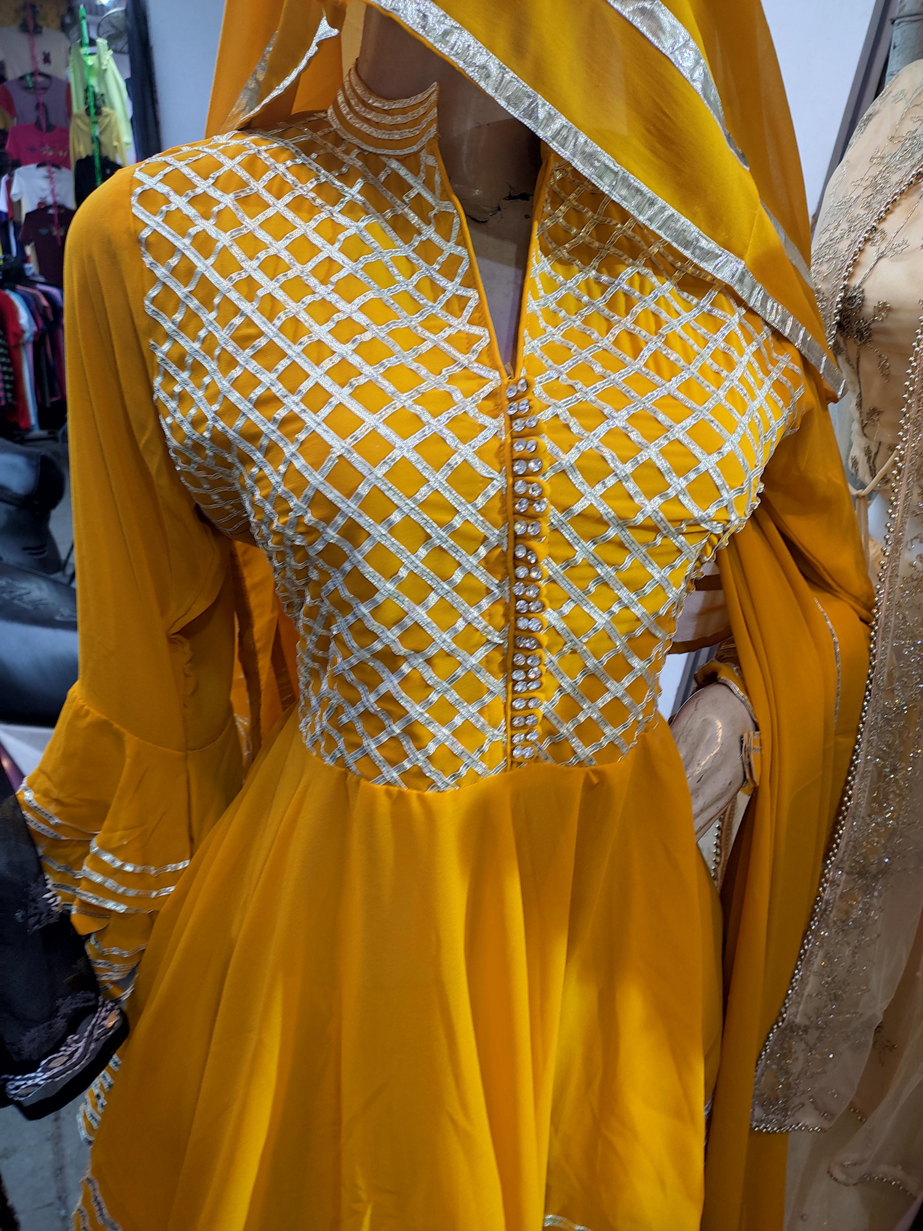 ladies suit - 18052312 - Standard Image - 1