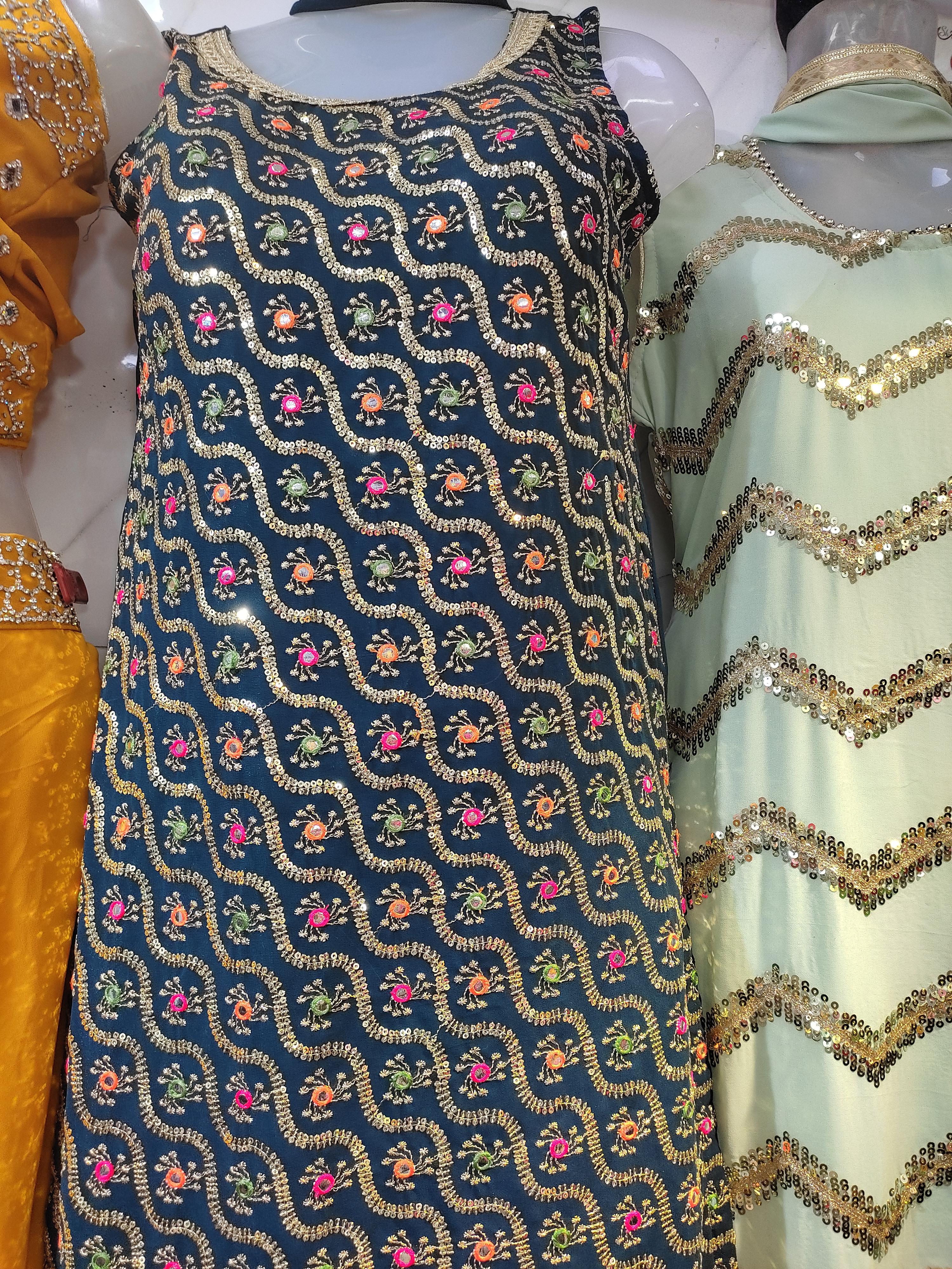 ladies suit - 18052316 - Standard Image - 1