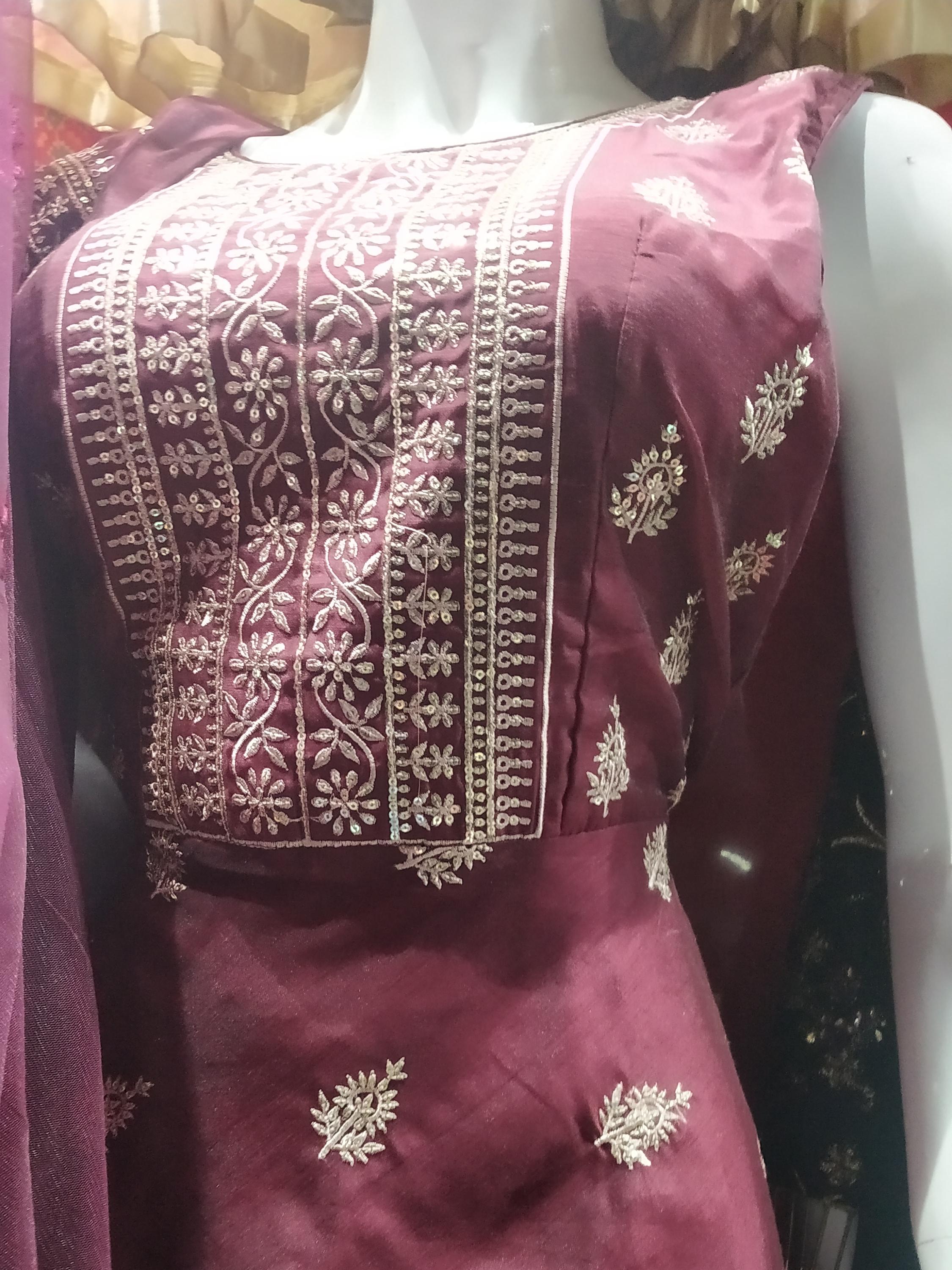 kurtis - 18052349 - Standard Image - 1