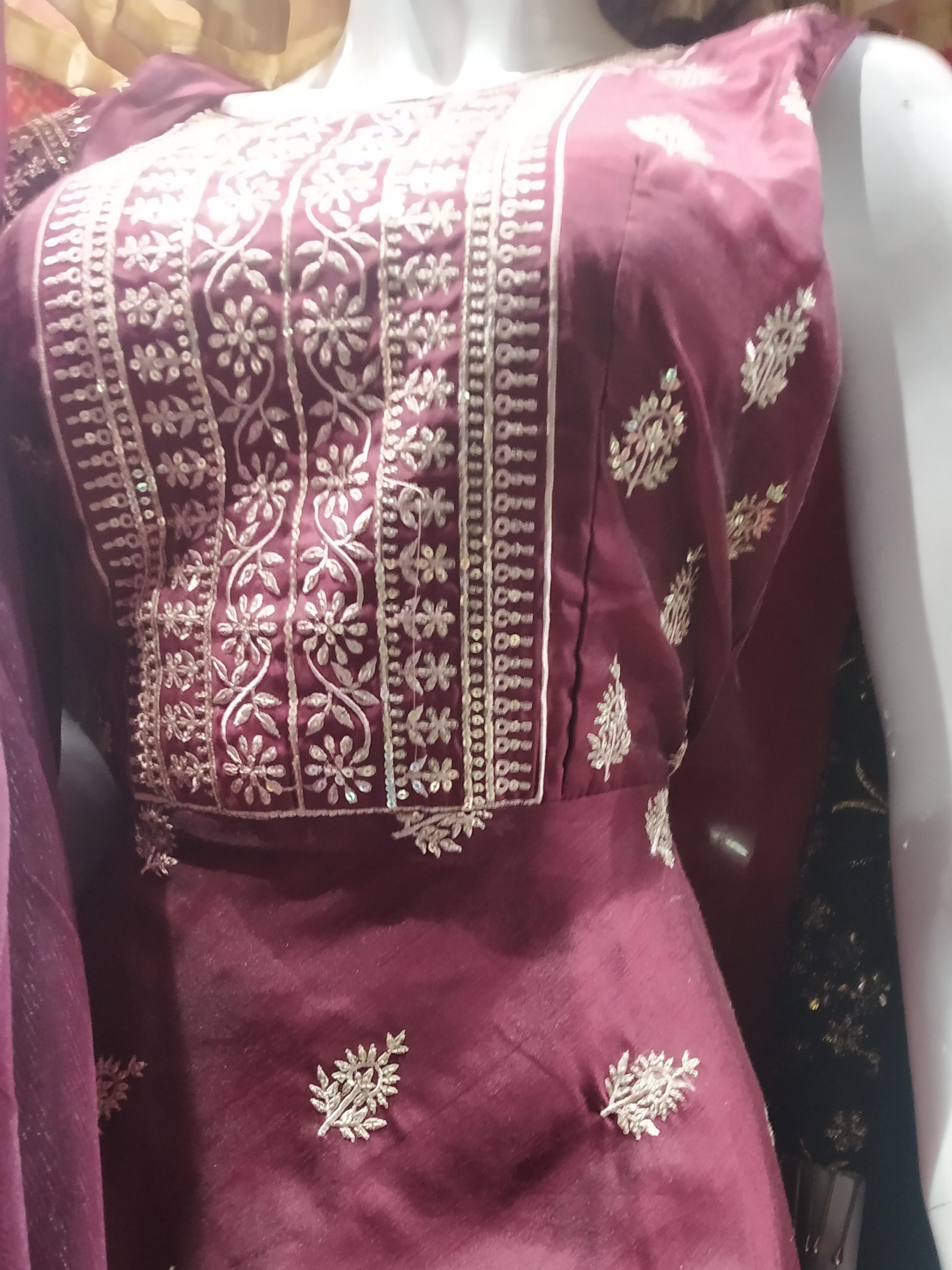 kurtis - 18052349 - Standard Image - 4