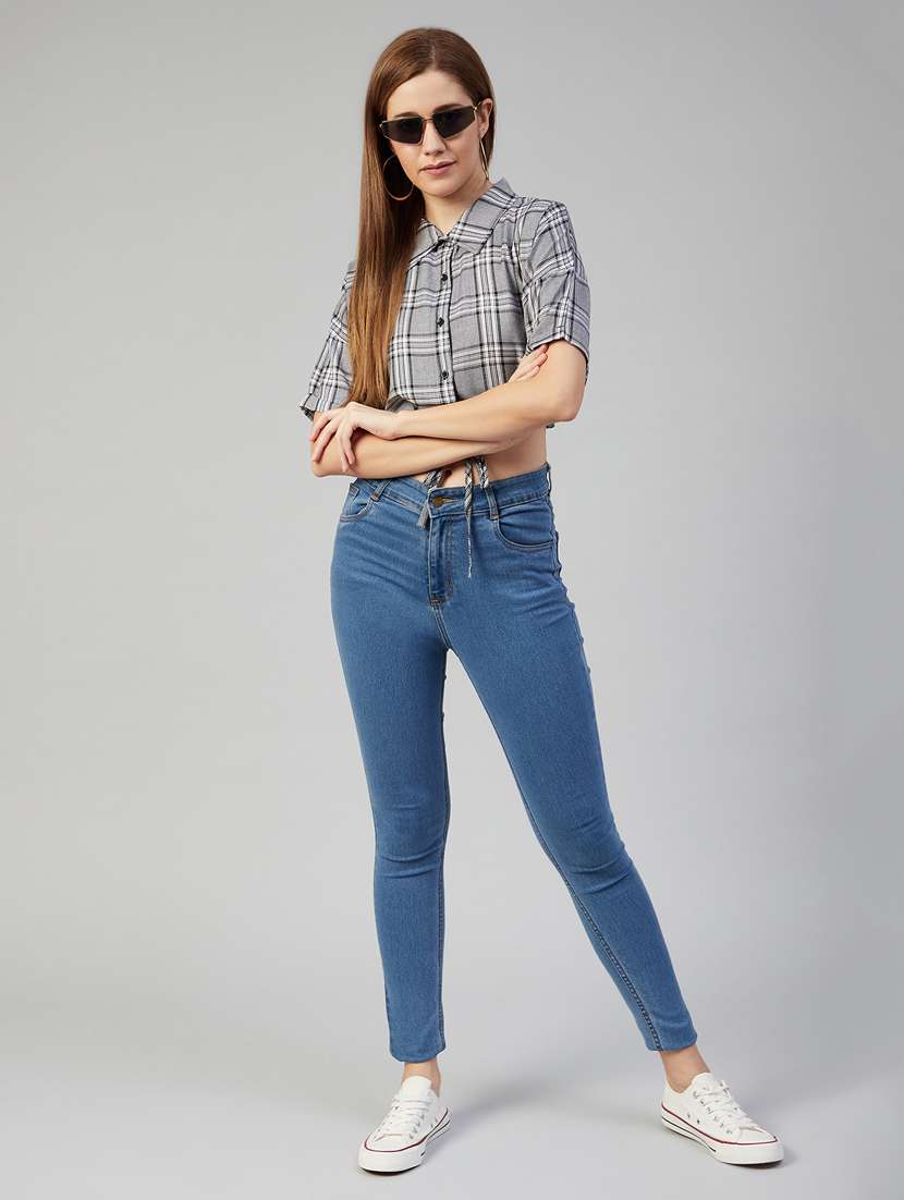 white checked  knotted crop shirt - 18052471 -  Standard Image - 4