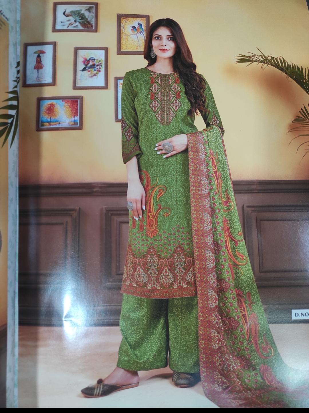 unstich suit  - 18058333 -  Standard Image - 1