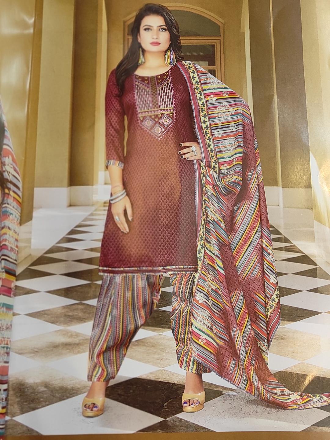 suit  - 18060139 -  Standard Image - 1