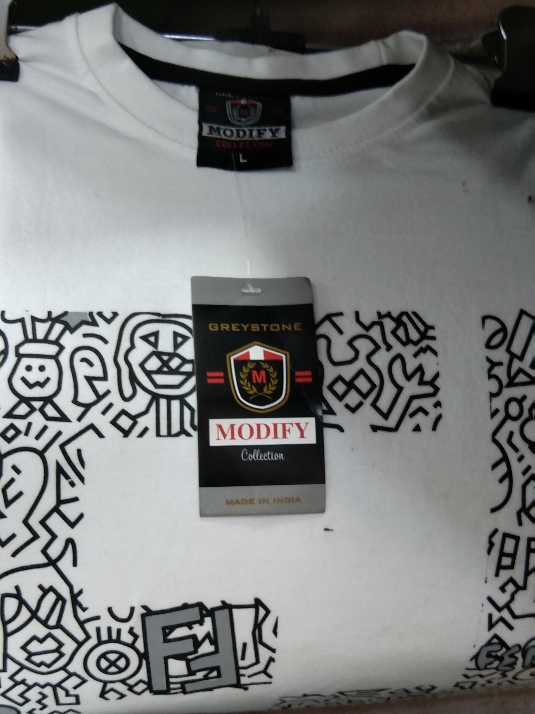 t-shirt  - 18061777 -  Standard Image - 1