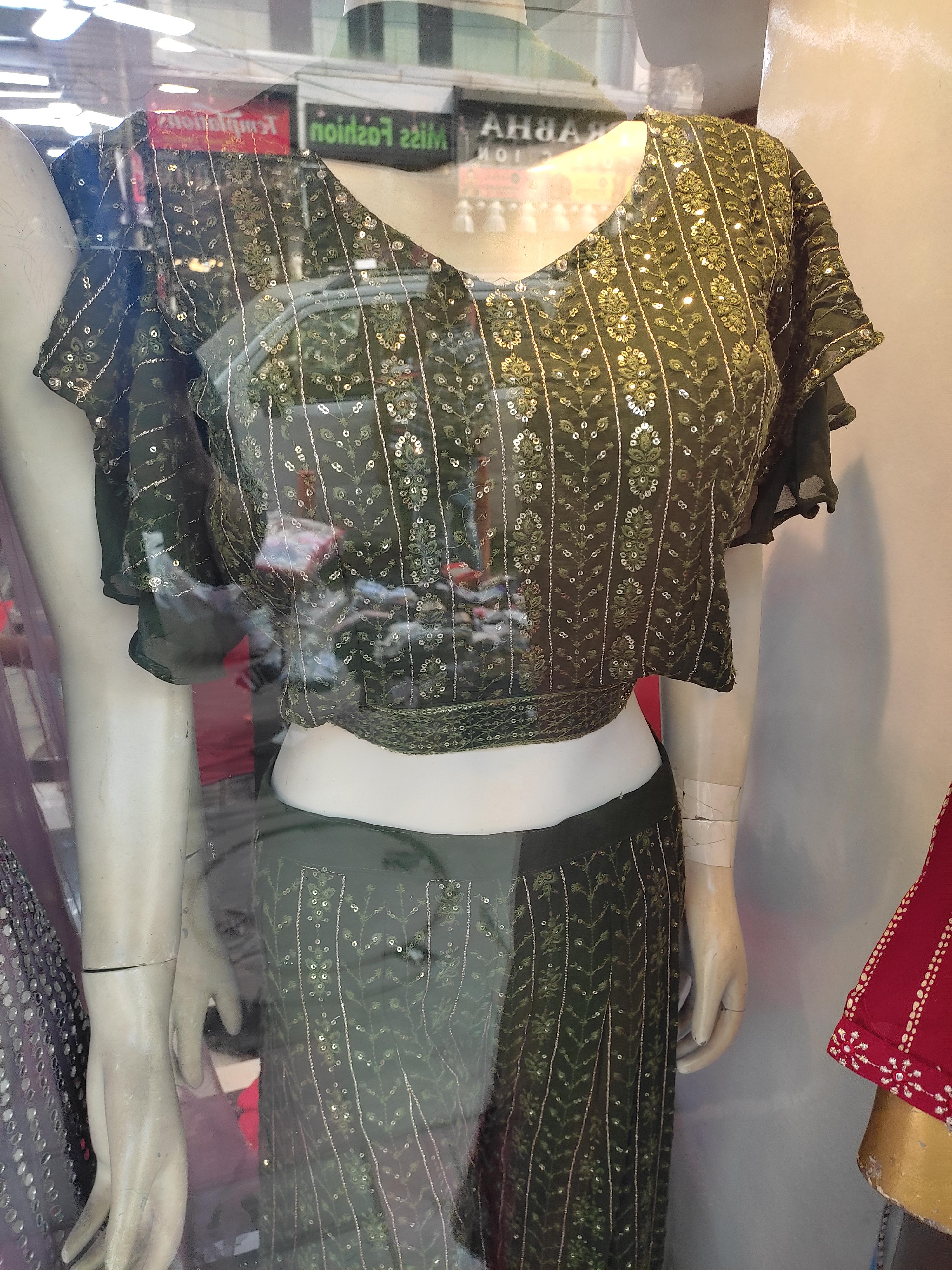 ladies dress - 18065718 - Standard Image - 1