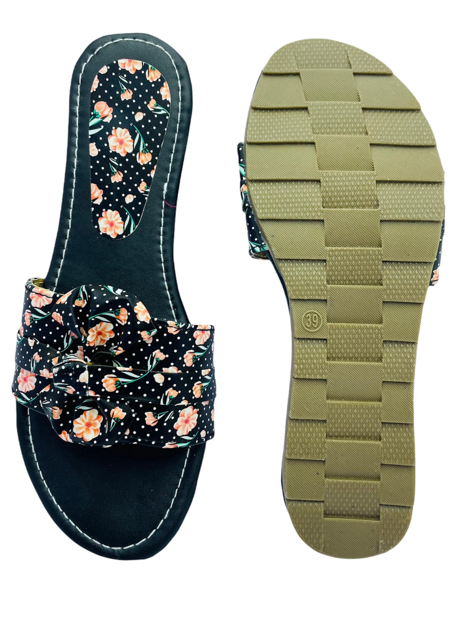 trendy and comfortable, this pair of - 18065734 - Standard Image - 1