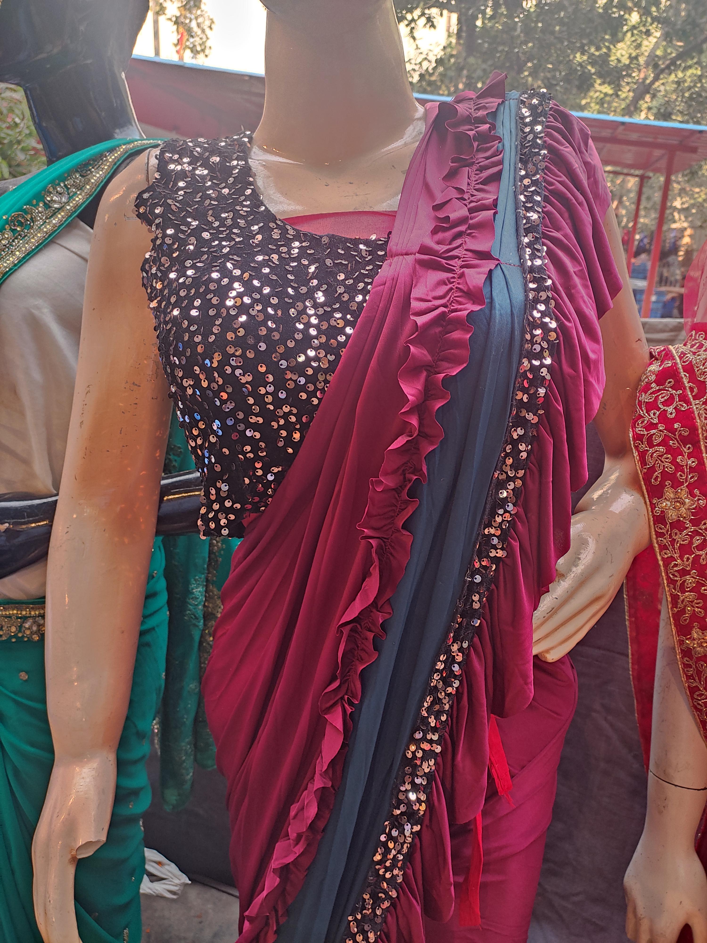 ladies saree - 18067432 - Standard Image - 1