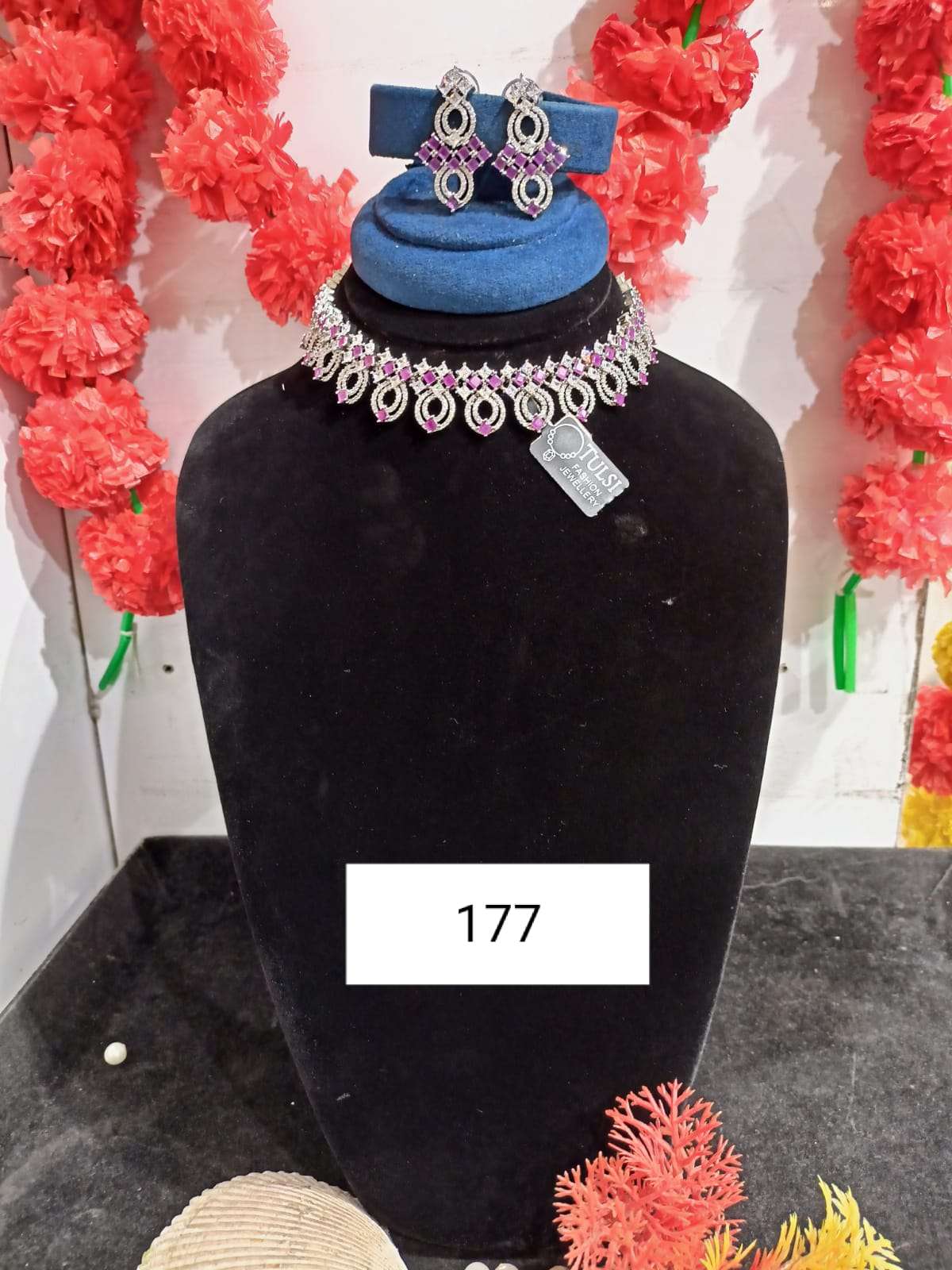 jerkin jewellery  - 18072328 -  Standard Image - 1