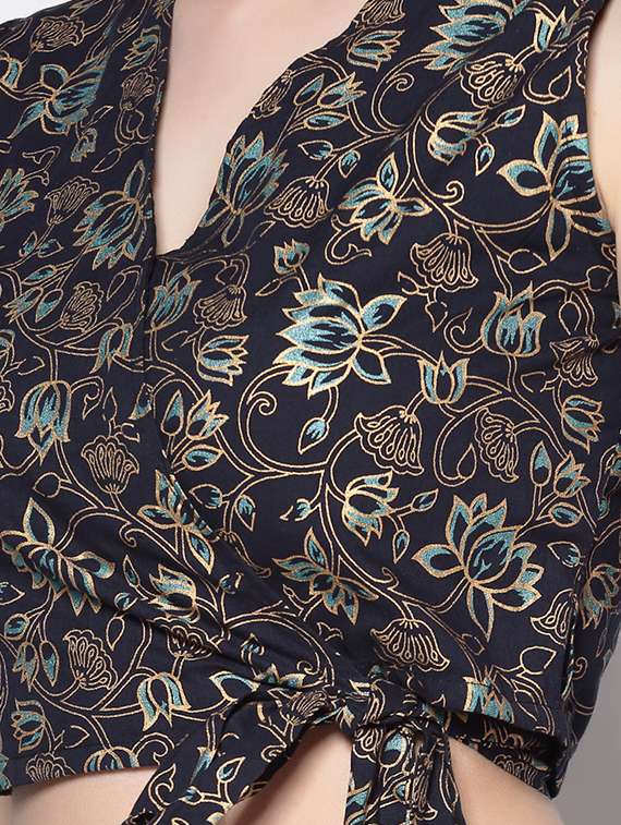 black cotton flared lehenga - 18081209 -  Standard Image - 4