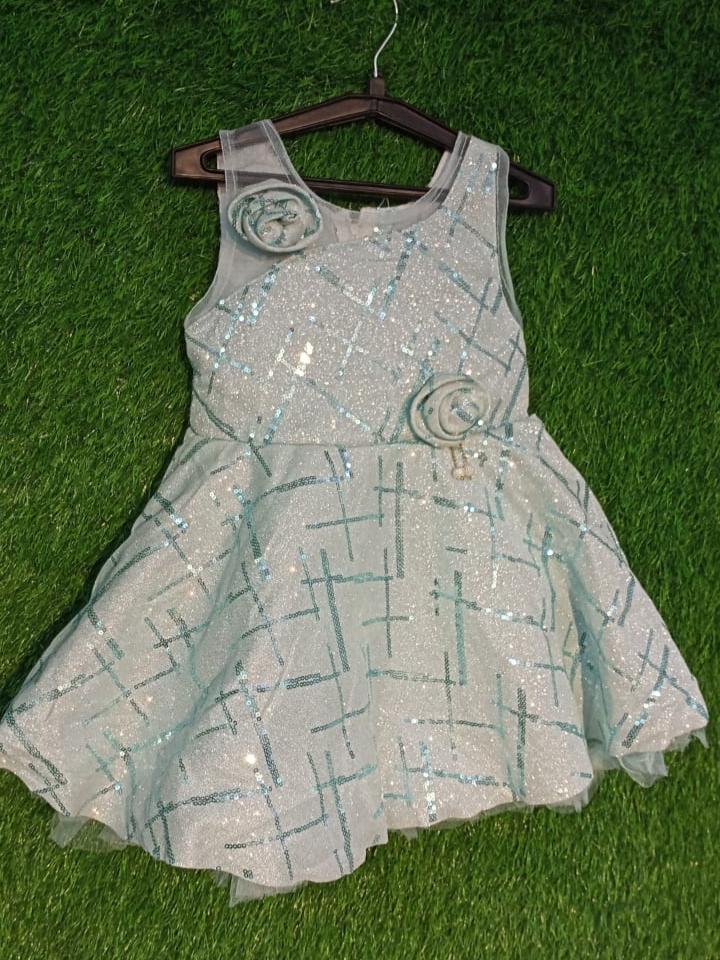 kids frock  - 18082291 -  Standard Image - 1
