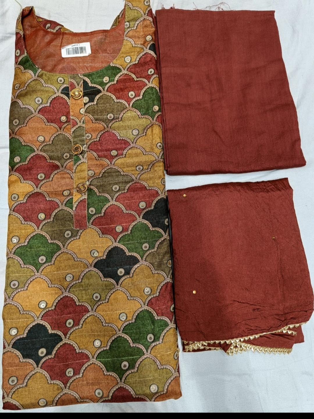 unstich suit - 18083775 - Standard Image - 1