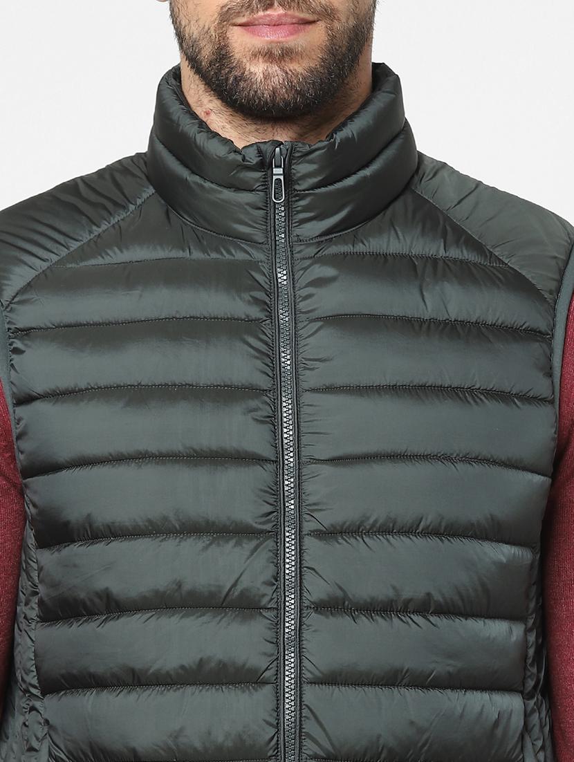 green solid quilted jacket - 18083807 - Standard Image - 4