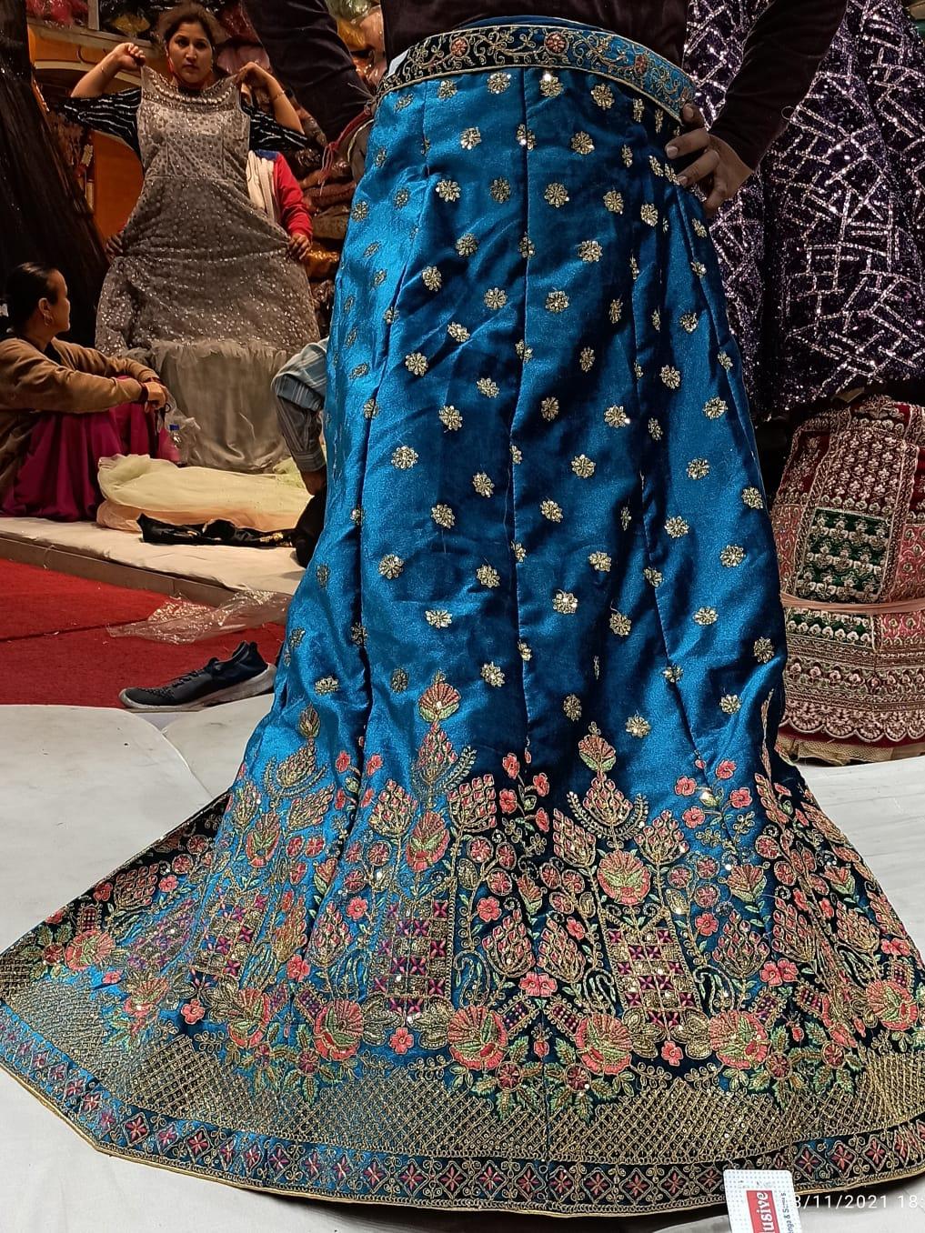 valvet - 18106908 - Standard Image - 1