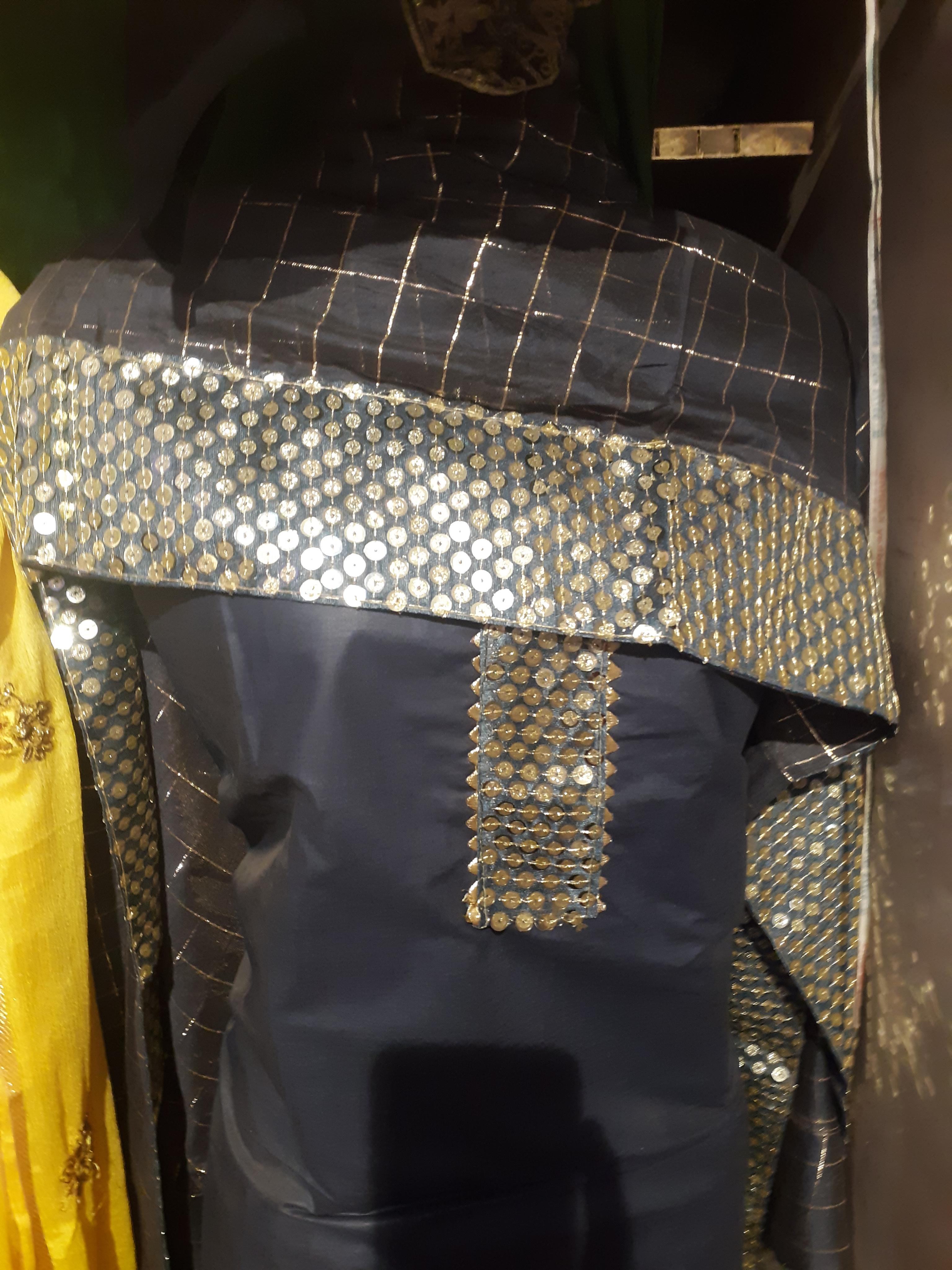 ladies suit - 18109178 - Standard Image - 1