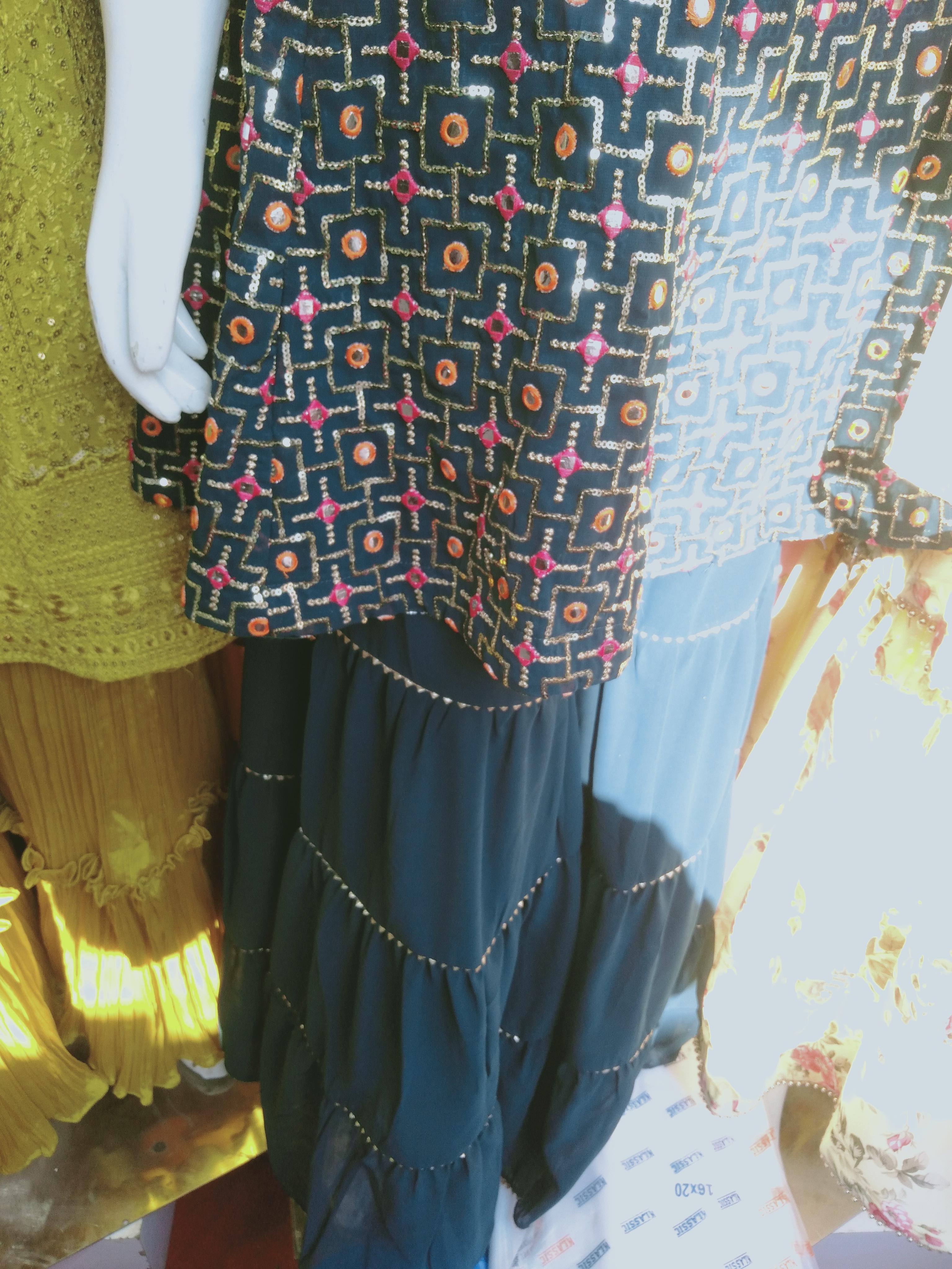 dresses - 18109432 - Standard Image - 1