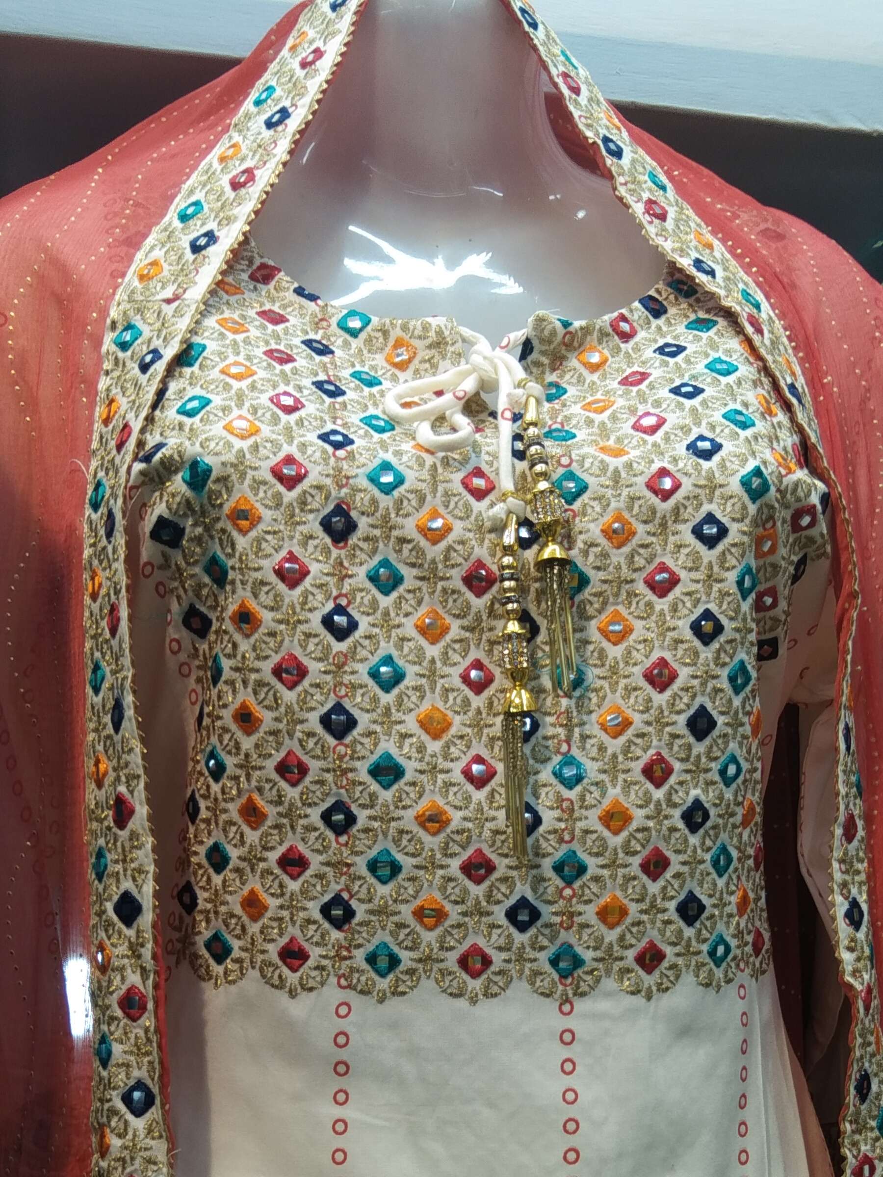 sharara  - 18119236 -  Standard Image - 1