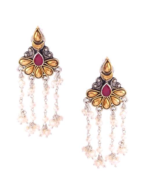 handcrafted gold earring - 18137962 -  Standard Image - 0