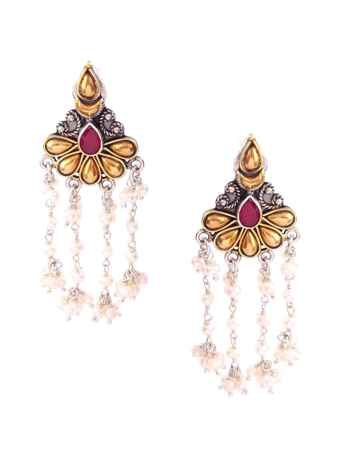 handcrafted gold earring - 18137962 -  Zoom Image - 0