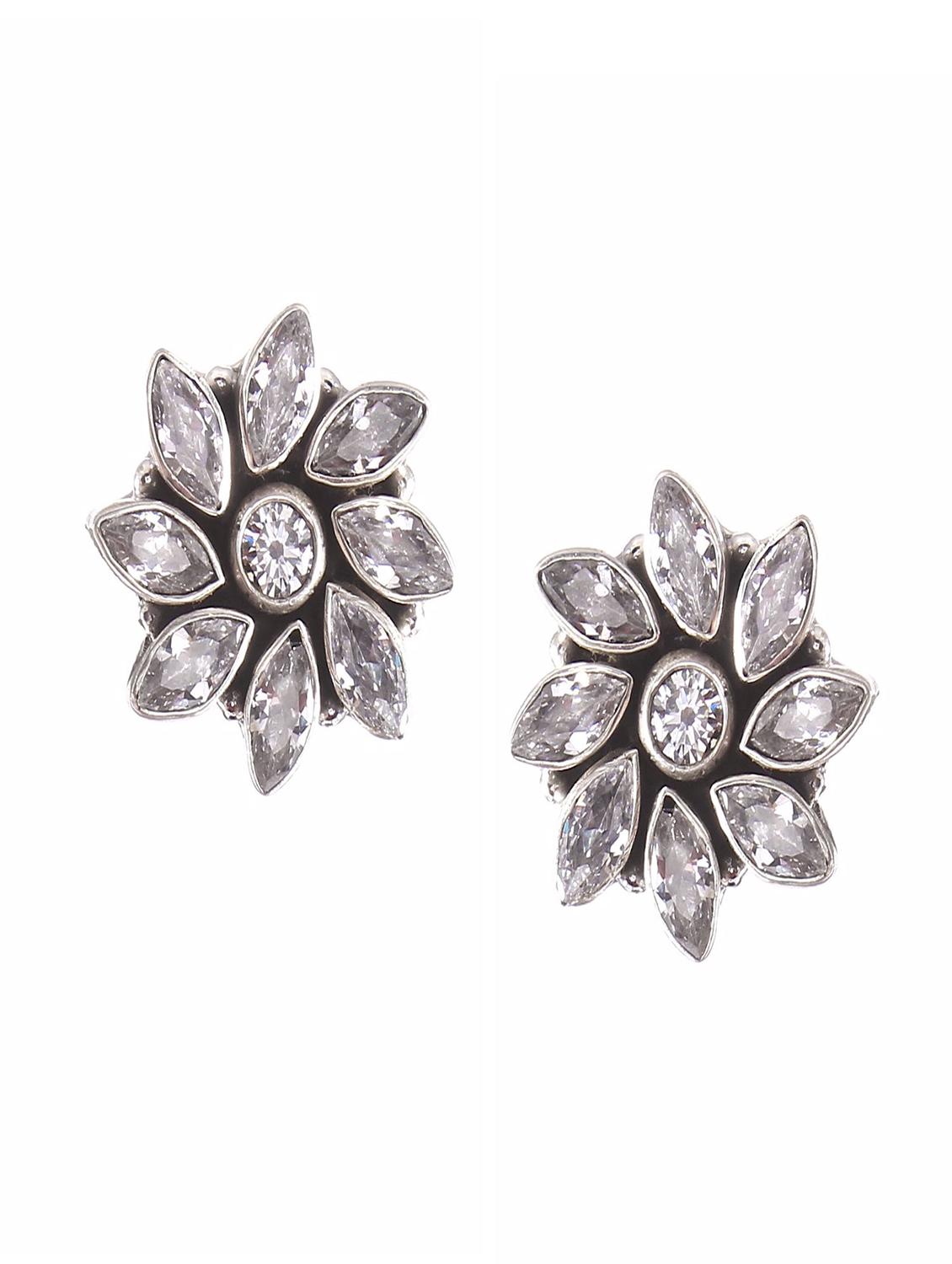 white silver studs earring - 18137973 - Zoom Image - 0