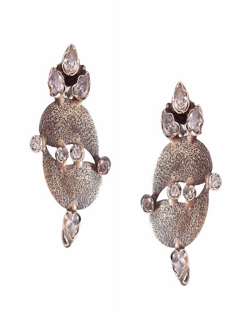 handcrafted embellished earring - 18137979 - Standard Image - 0